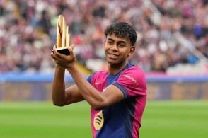 英媒：拜仁、尤文和巴黎有意免签科纳特，球员对各种选择持开放态度（英媒：拜仁、尤文、巴黎拟自由身引进科纳特，球员态度开放）