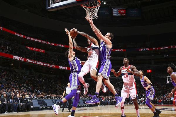 [NBA]布朗27+5 凯尔特人战胜魔术