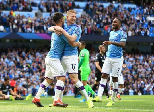 阿根廷记者：目前埃斯特旺比亚马尔出色，前者的终结能力更强（阿媒记者：埃斯特旺目前更出彩，终结能力胜过比亚马尔）