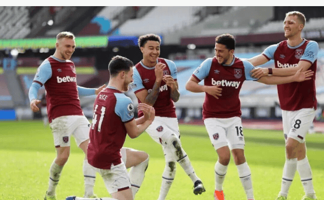 掘金半场4人得分上双，约基奇10分6助攻4篮板（半场结束掘金四人上双，约基奇10分6助4板）