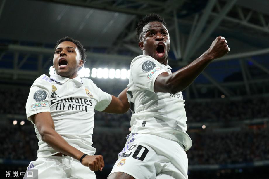 随着莱切1-0比萨，意甲最新积分榜出炉：紫百合令人大跌眼镜（莱切1-0力克比萨，意甲最新积分榜公布：紫百合表现出人意料）