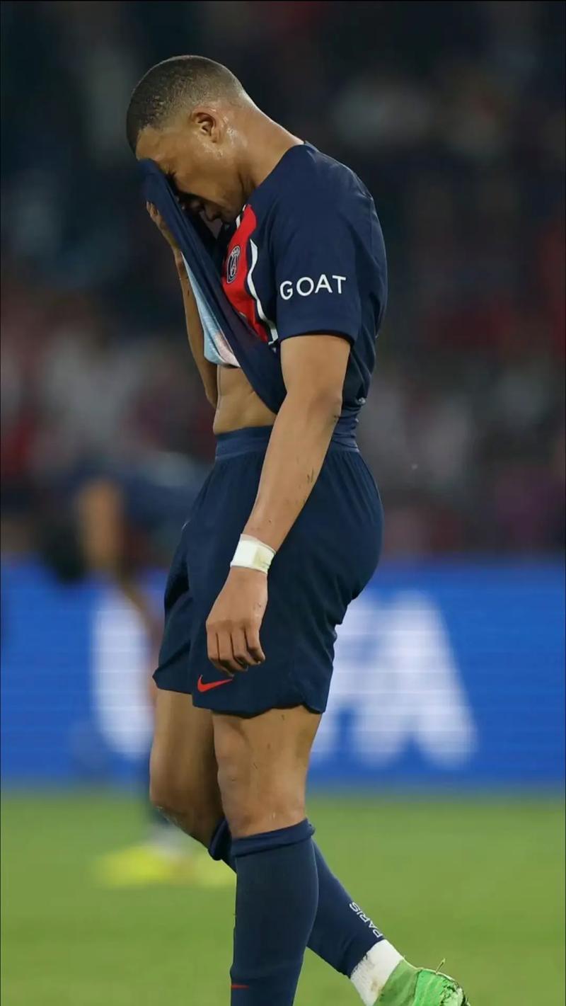 炸锅了！皇马挖萨拉赫放猛料：用巴西国脚做交换！（重磅爆料：皇马追逐萨拉赫，或以巴西国脚作为交换筹码）